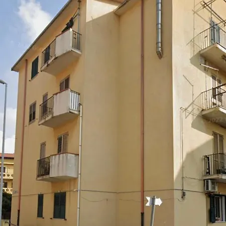 Gioia Chic & Economy Guest house Gioia Tauro